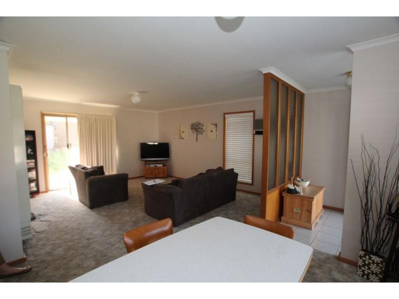 2/16 Aspinall Street, Golden Square VIC 3555