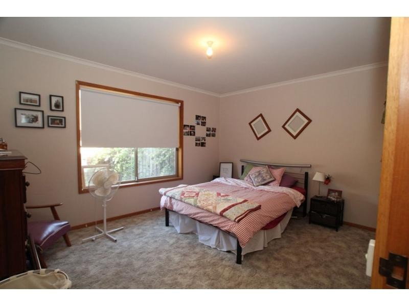 2/16 Aspinall Street, Golden Square VIC 3555