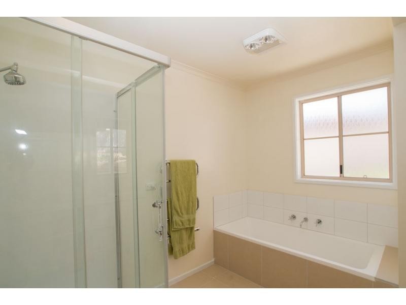 Flora Hill VIC 3550