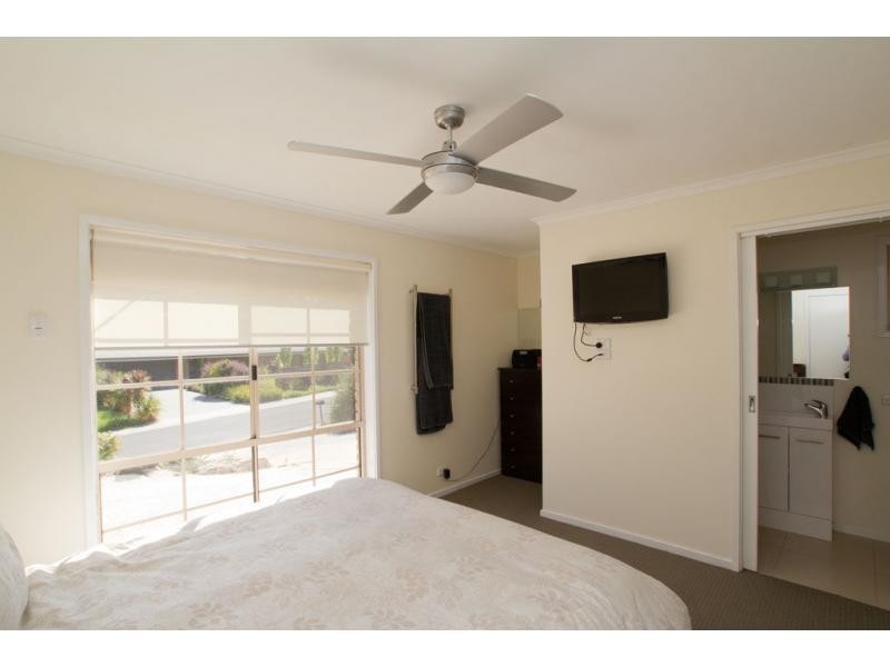 Flora Hill VIC 3550