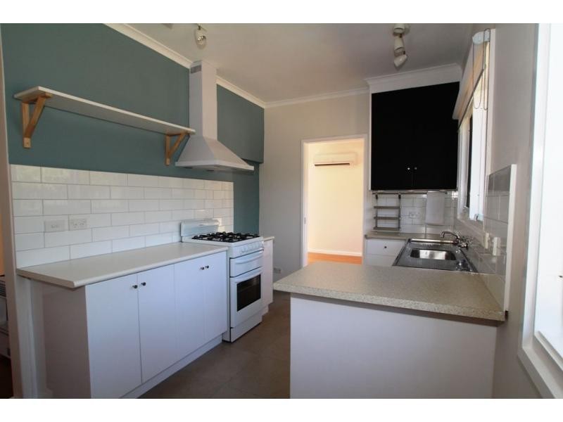 30 Friswell Avenue, Flora Hill VIC 3550