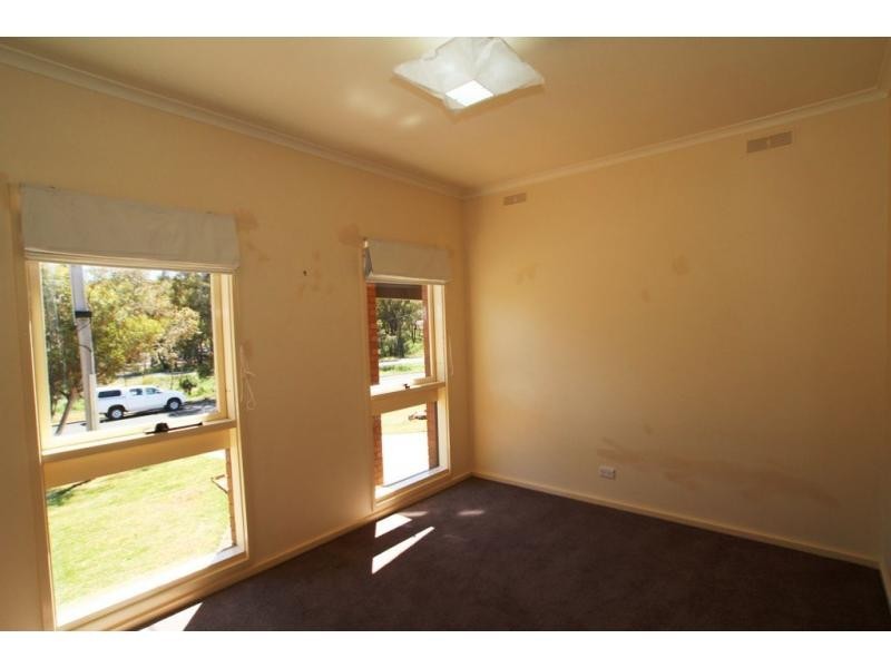 30 Friswell Avenue, Flora Hill VIC 3550