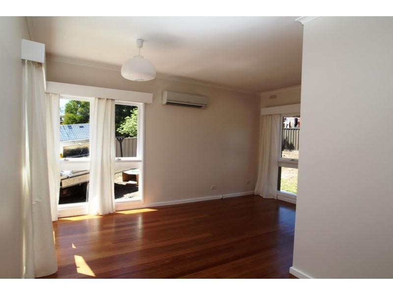 30 Friswell Avenue, Flora Hill VIC 3550