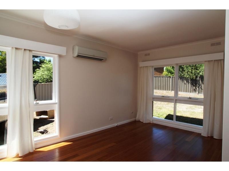 30 Friswell Avenue, Flora Hill VIC 3550