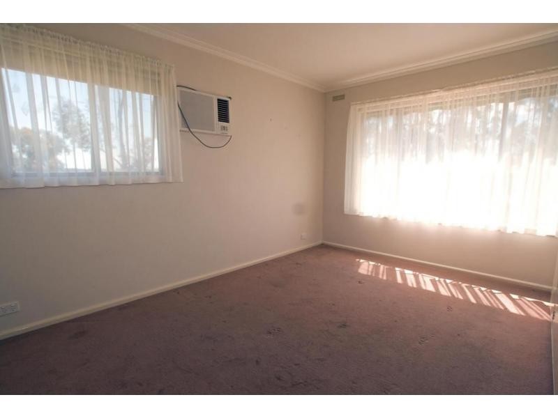 12 Race Street, Flora Hill VIC 3550