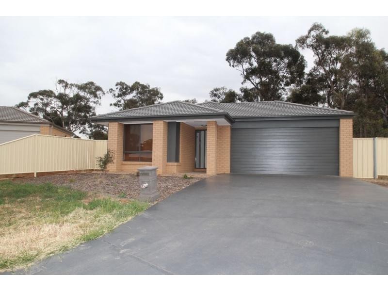 6 Lavery Court, Eaglehawk VIC 3556