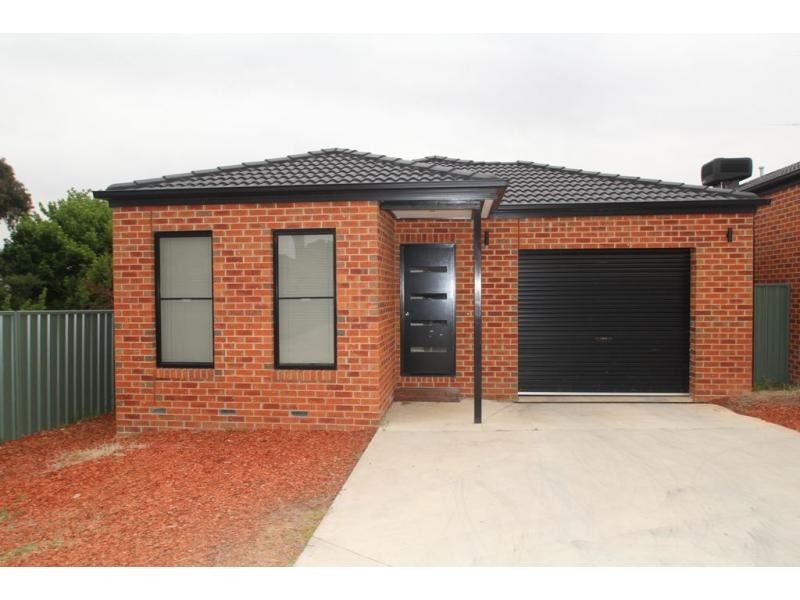 11A Ewing Avenue, Flora Hill VIC 3550