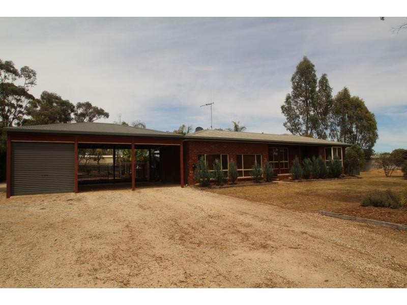 14 Peake Court, Ascot VIC 3551