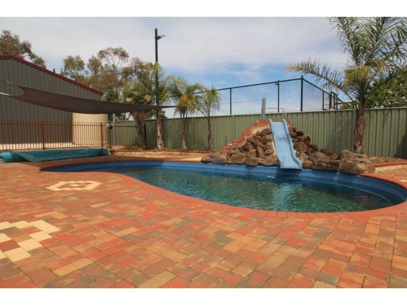 14 Peake Court, Ascot VIC 3551