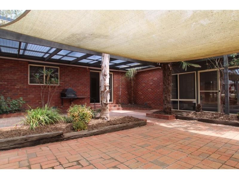 14 Peake Court, Ascot VIC 3551