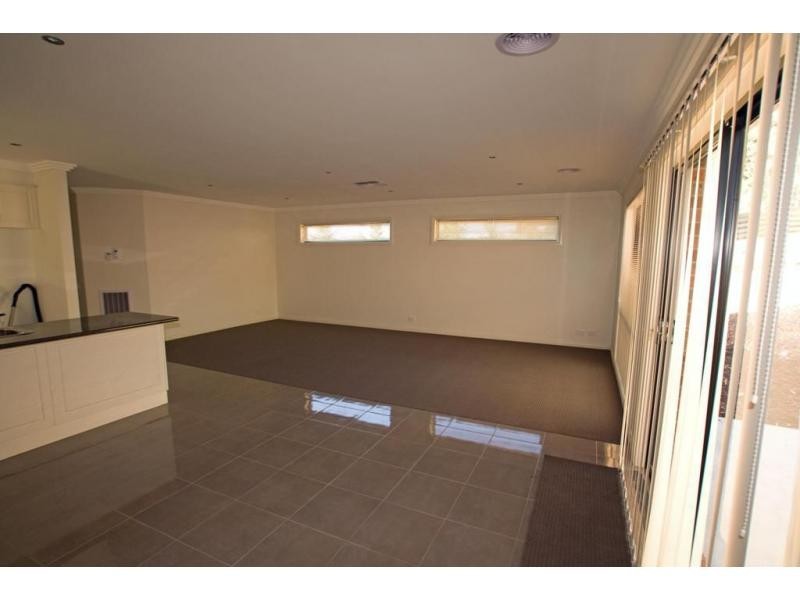 5A Vincent Drive, Kennington VIC 3550