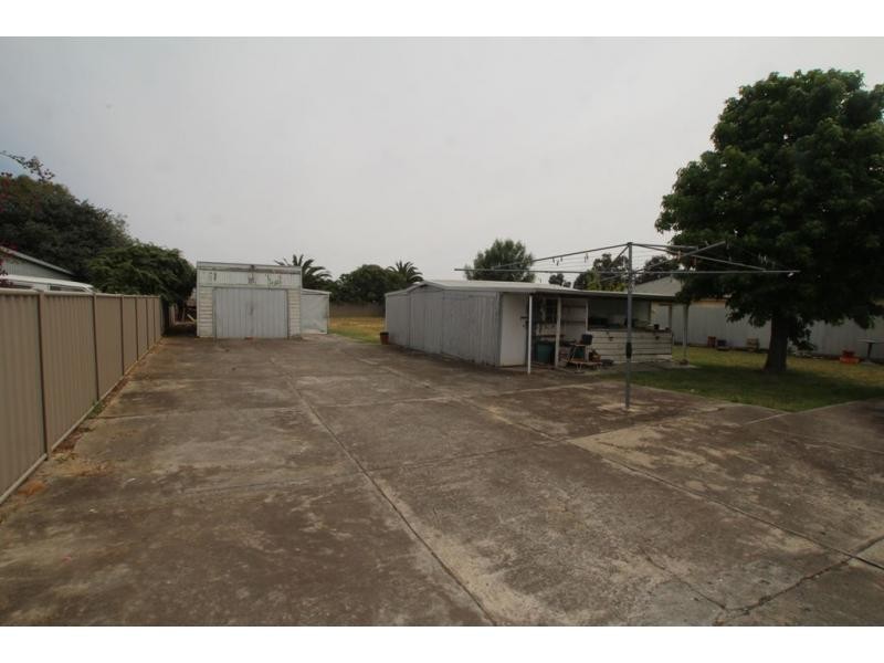 19 Nelson Street, California Gully VIC 3556