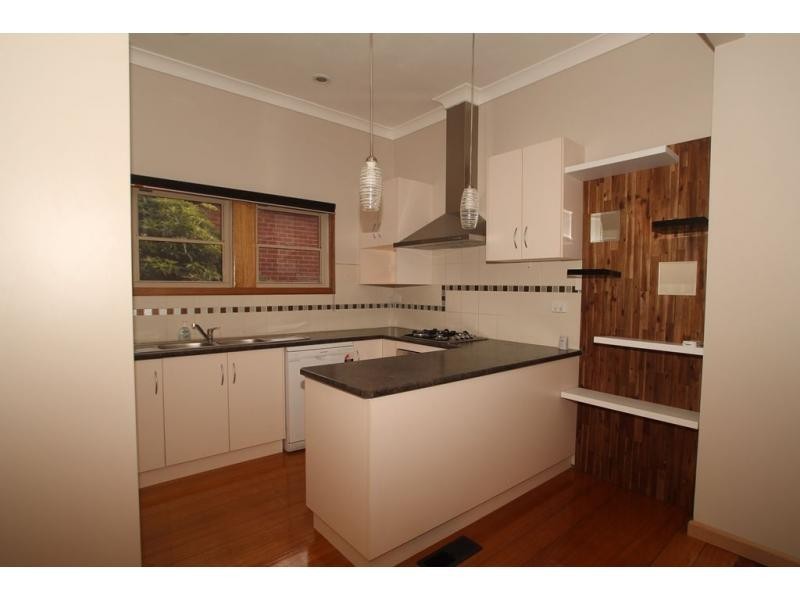 14 Albion Street, Kennington VIC 3550