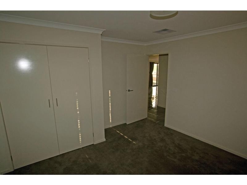 16 Tununga Circuit, Kangaroo Flat VIC 3555