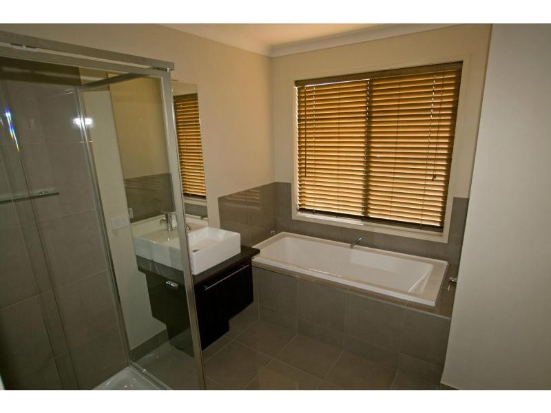 16 Tununga Circuit, Kangaroo Flat VIC 3555