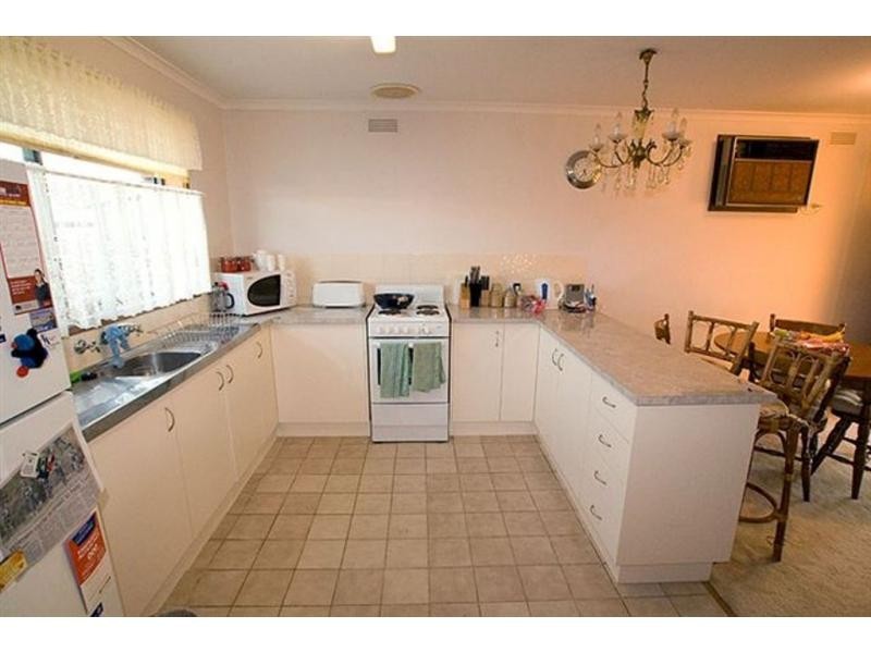 1B Bunting Court, Strathdale VIC 3550