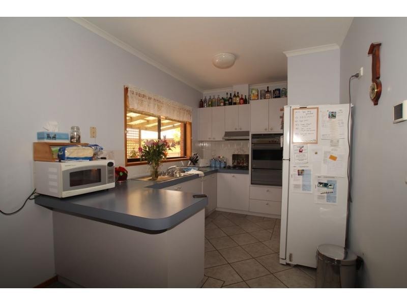 .2/1 Paperbark Court, Strathdale VIC 3550