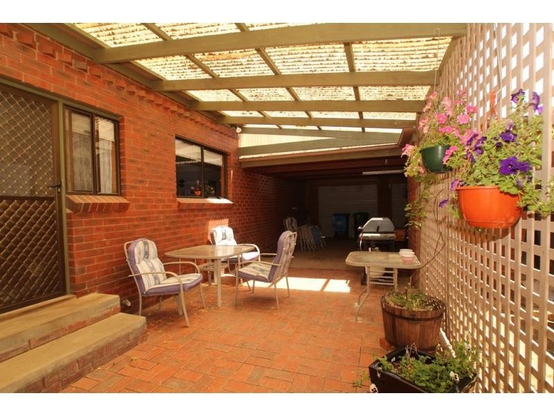 .2/1 Paperbark Court, Strathdale VIC 3550