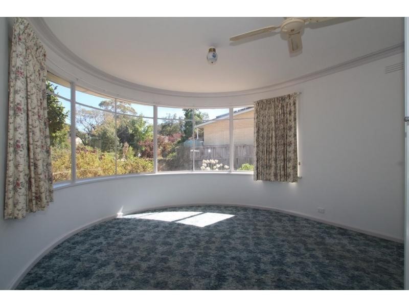 189 St Aidans Road, Kennington VIC 3550