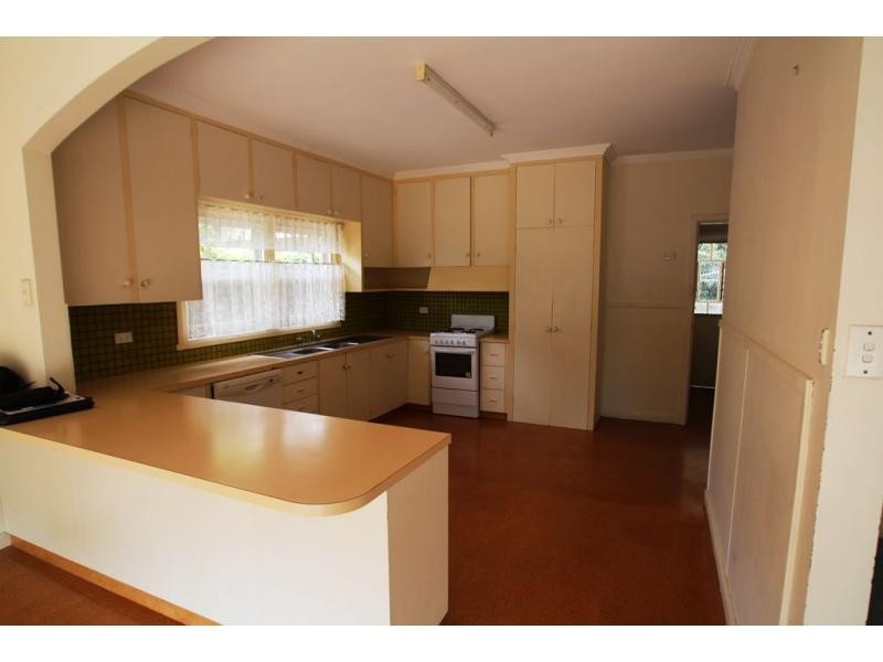 18 Drecshler Street, Flora Hill VIC 3550