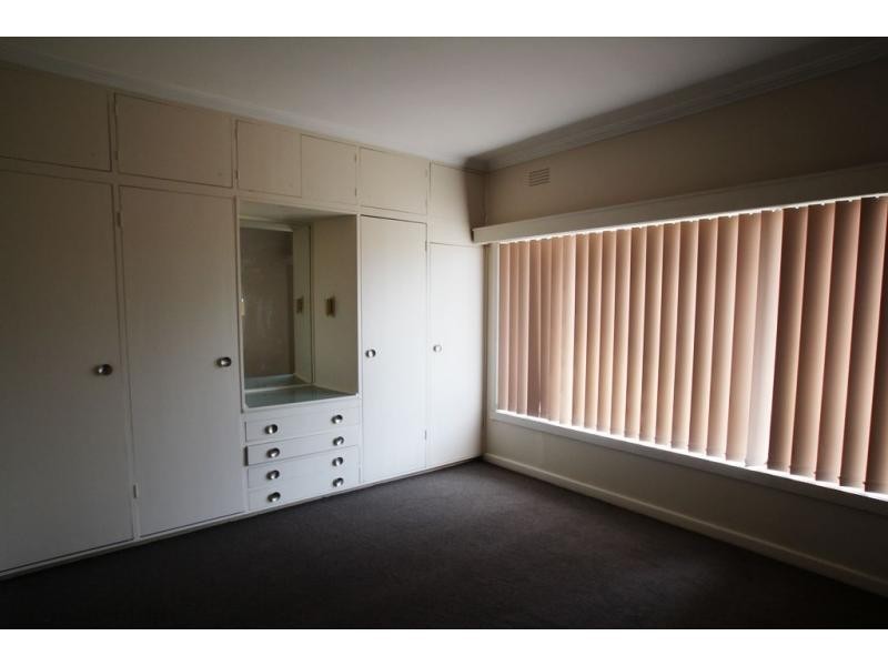 18 Drecshler Street, Flora Hill VIC 3550