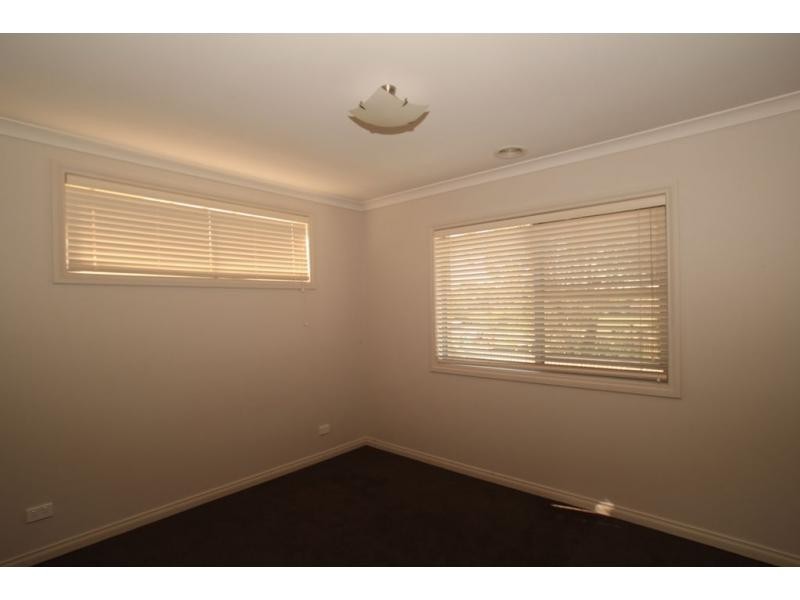 2./16 Skene Street, Kennington VIC 3550