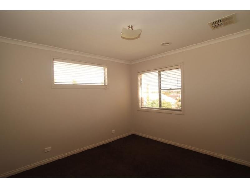 2./16 Skene Street, Kennington VIC 3550