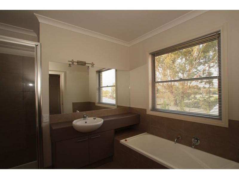 2./16 Skene Street, Kennington VIC 3550