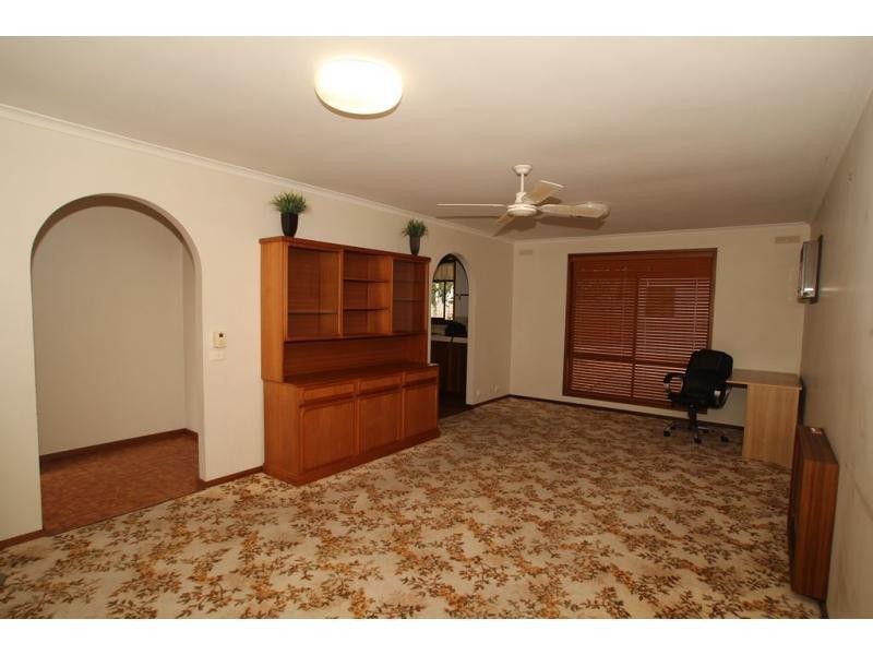 1 Jeffrey Avenue, Flora Hill VIC 3550