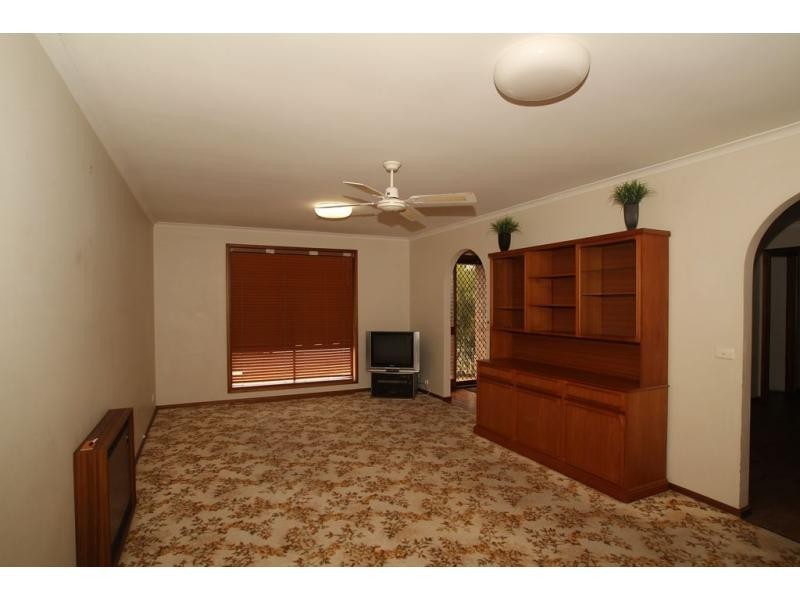 1 Jeffrey Avenue, Flora Hill VIC 3550