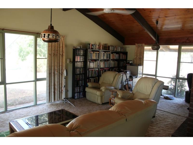 1 Karula Close, Kangaroo Flat VIC 3555