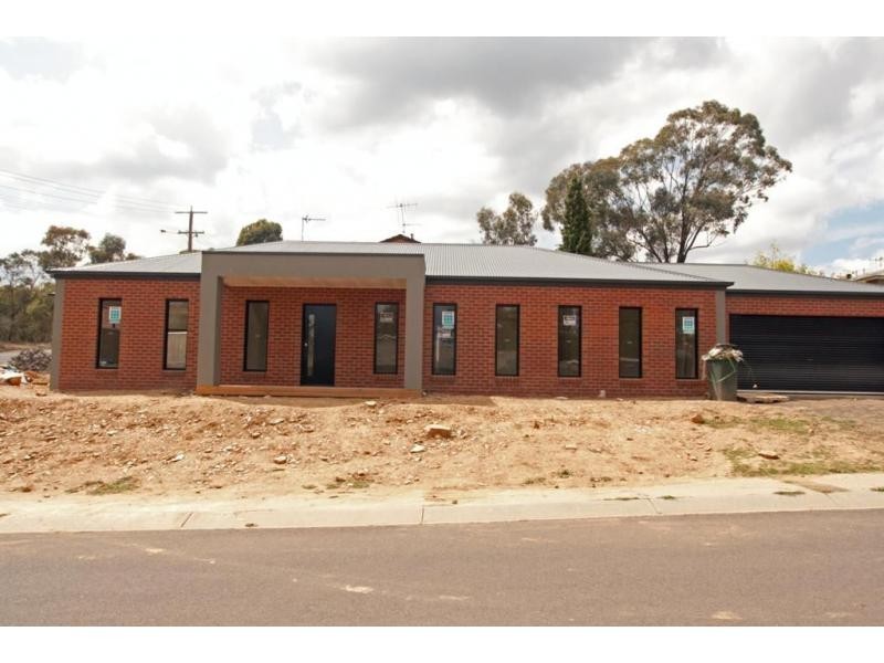 36 Friswell Avenue, Flora Hill VIC 3550