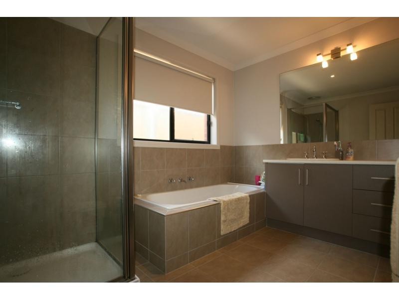 61A. Raglan Street, White Hills VIC 3550