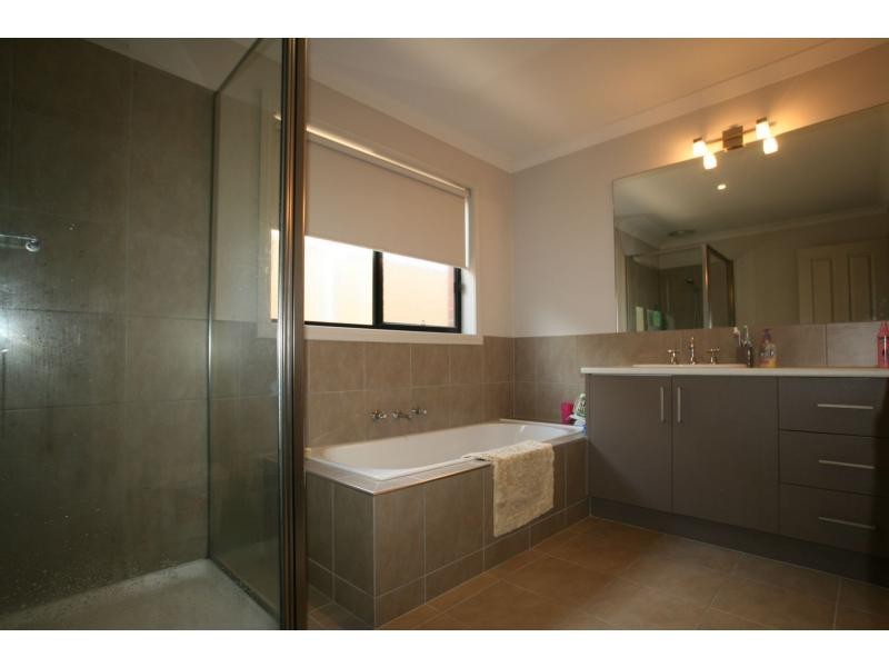 61A. Raglan Street, White Hills VIC 3550