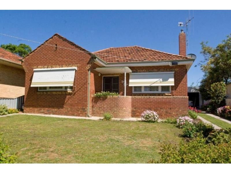 .44 Hammer Street, Flora Hill VIC 3550