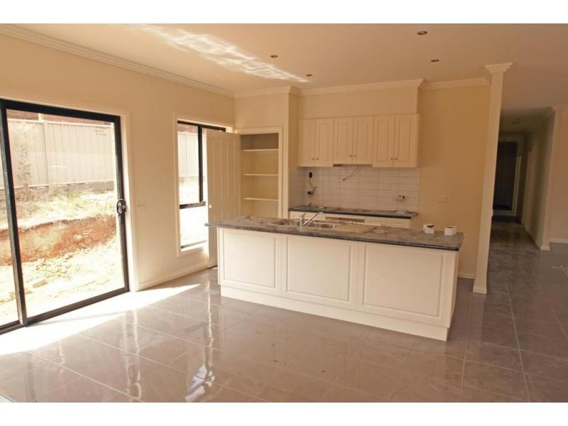 36. Friswell Avenue, Flora Hill VIC 3550