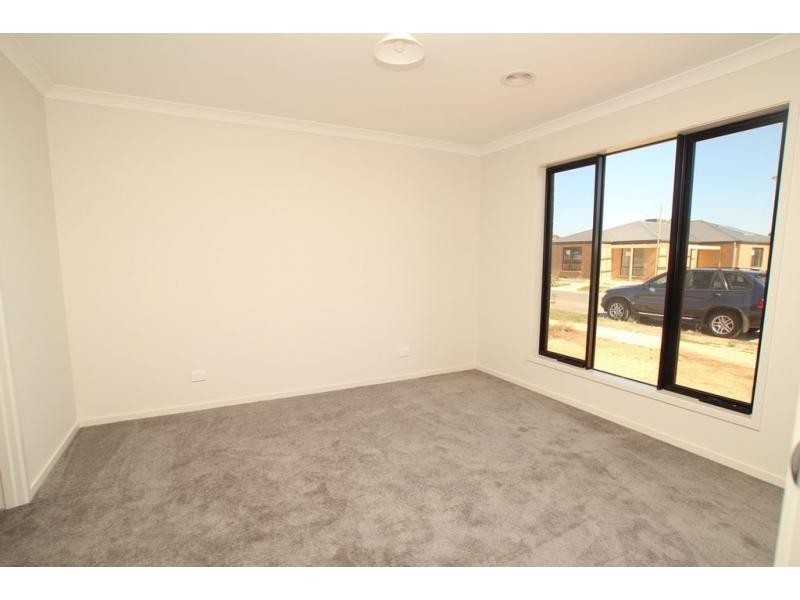 20 Triplett Avenue, Ascot VIC 3551