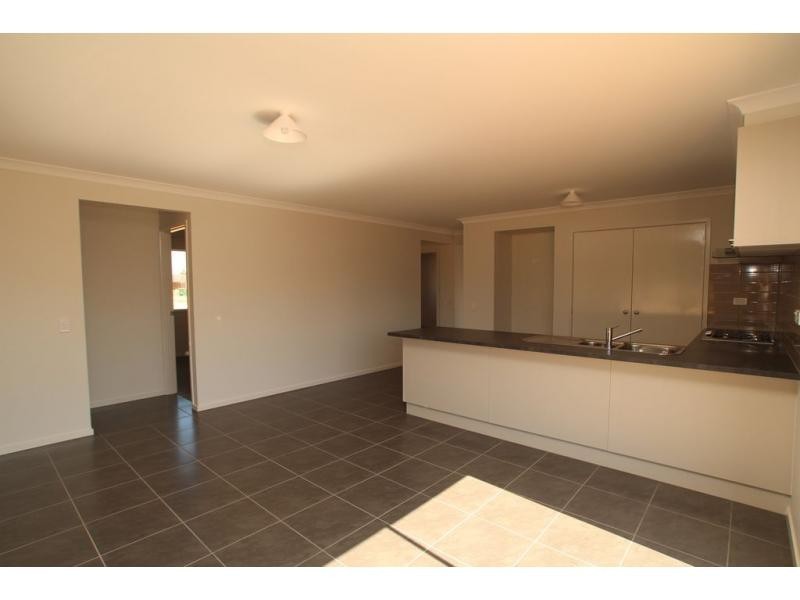 20 Triplett Avenue, Ascot VIC 3551