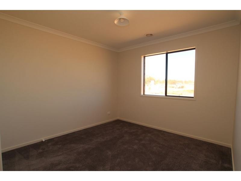 20 Triplett Avenue, Ascot VIC 3551