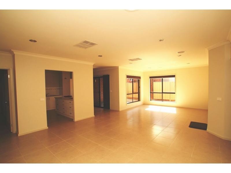 5 Lena Place, Strathfieldsaye VIC 3551