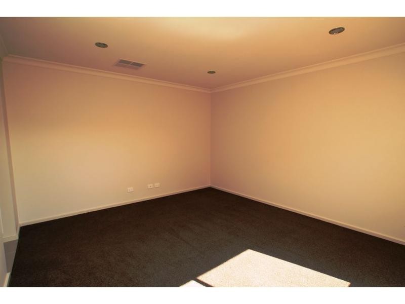 5 Lena Place, Strathfieldsaye VIC 3551