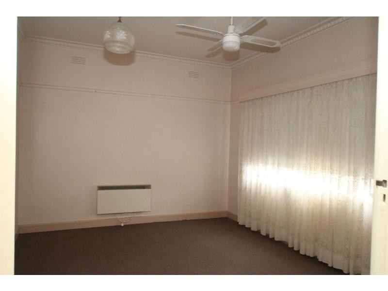 9 Thompson Crescent, Kennington VIC 3550