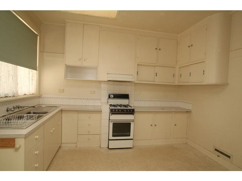 9 Thompson Crescent, Kennington VIC 3550