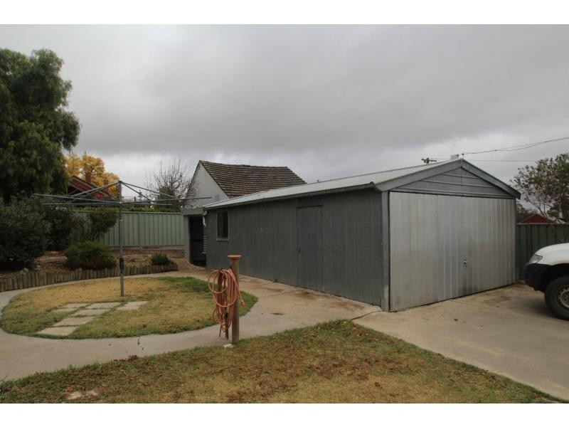 9 Thompson Crescent, Kennington VIC 3550