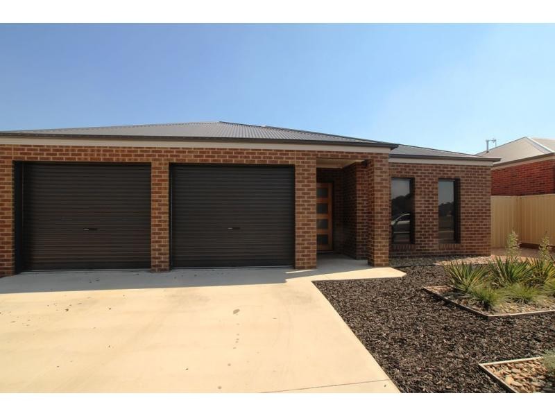 .5 Lena Place, Strathfieldsaye VIC 3551