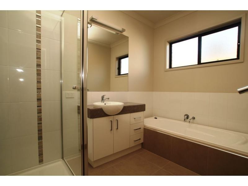 5. Lena Place, Strathfieldsaye VIC 3551