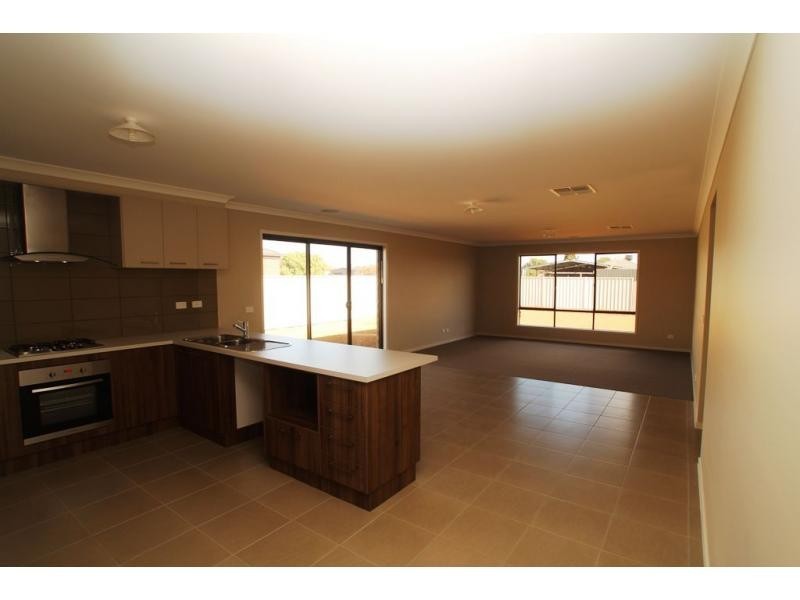 L16 Garden Drive, Epsom VIC 3551