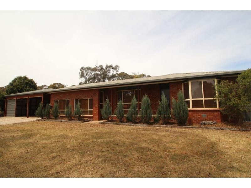 14 Peake Court, Ascot VIC 3551