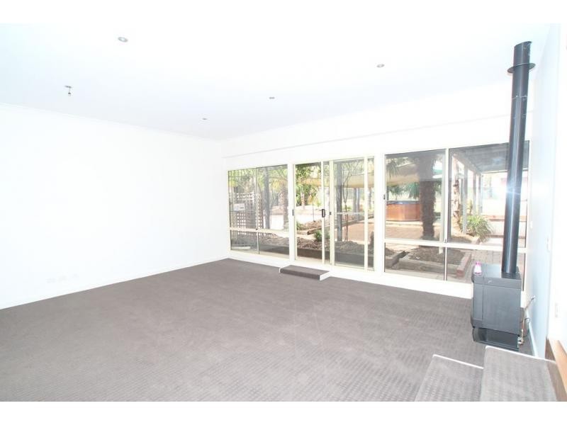 14 Peake Court, Ascot VIC 3551