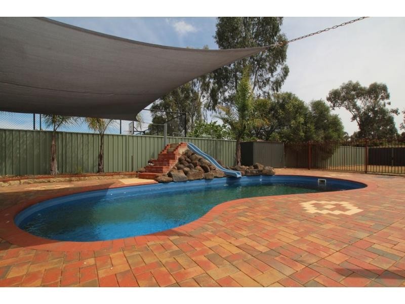 14 Peake Court, Ascot VIC 3551
